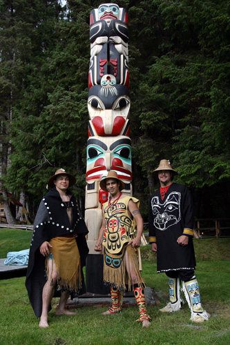Nanansimgiit pole, yellow cedar, 2005, left to right Geofrey George, Corey, Christian White (mentor/master carver)
